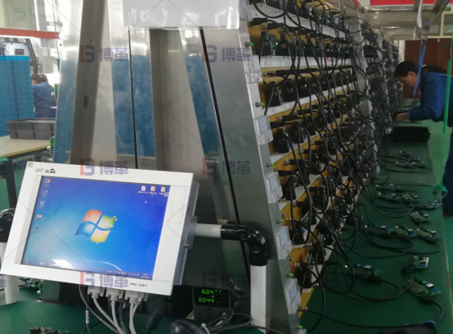 大量使用工裝和治具，提高品質和提升生產效率。